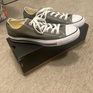 NWOT brand new grey converse sneakers